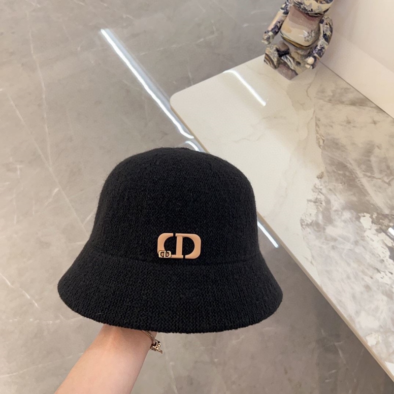 CHRISTIAN DIOR